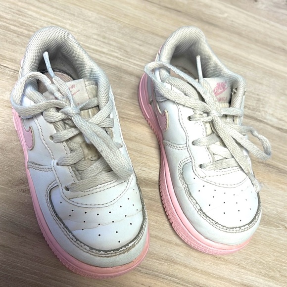 Nike Air Force 1 Low - Picture 2 of 4